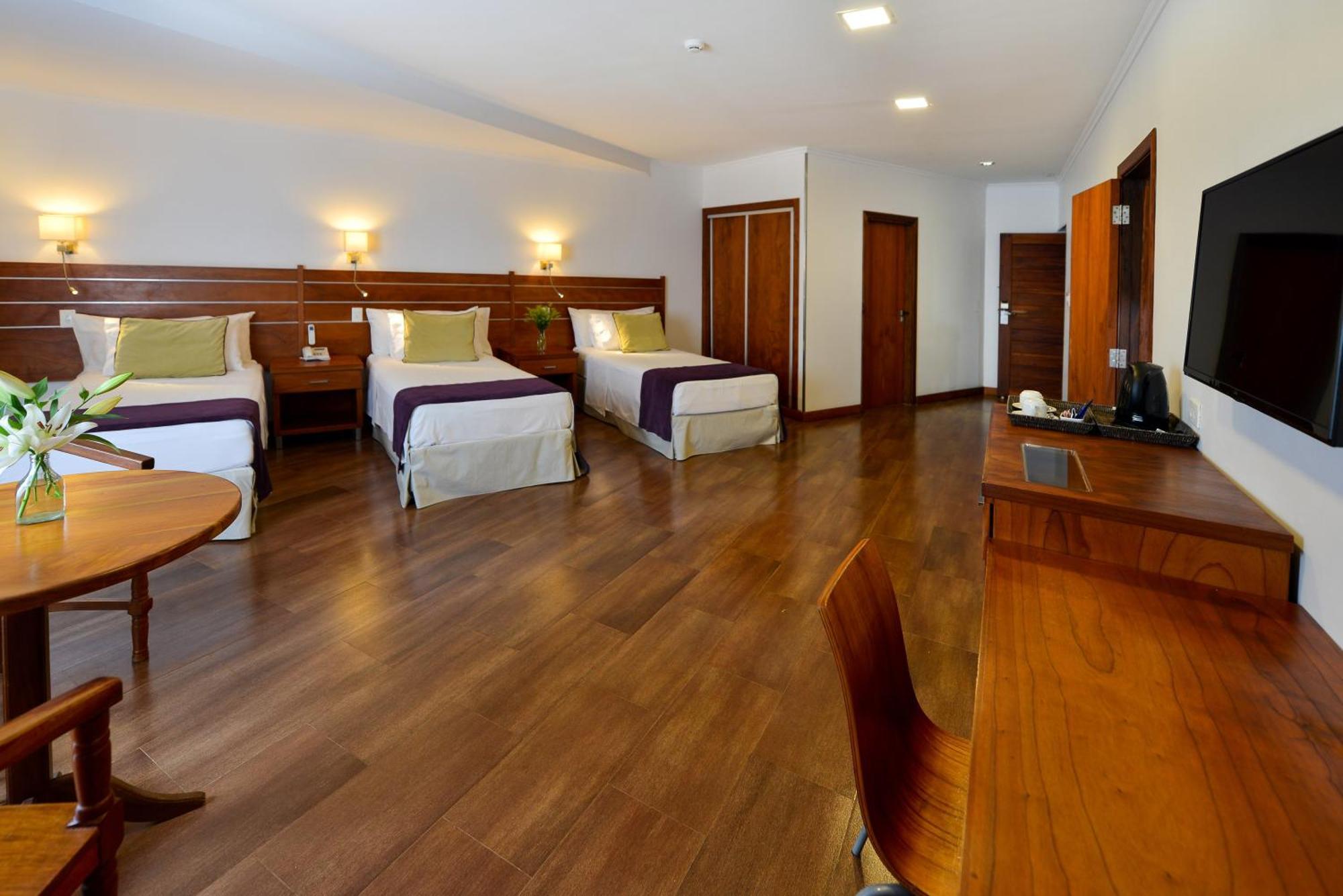 Hotel Saint George Πουέρτο Ιγκουασού Εξωτερικό φωτογραφία