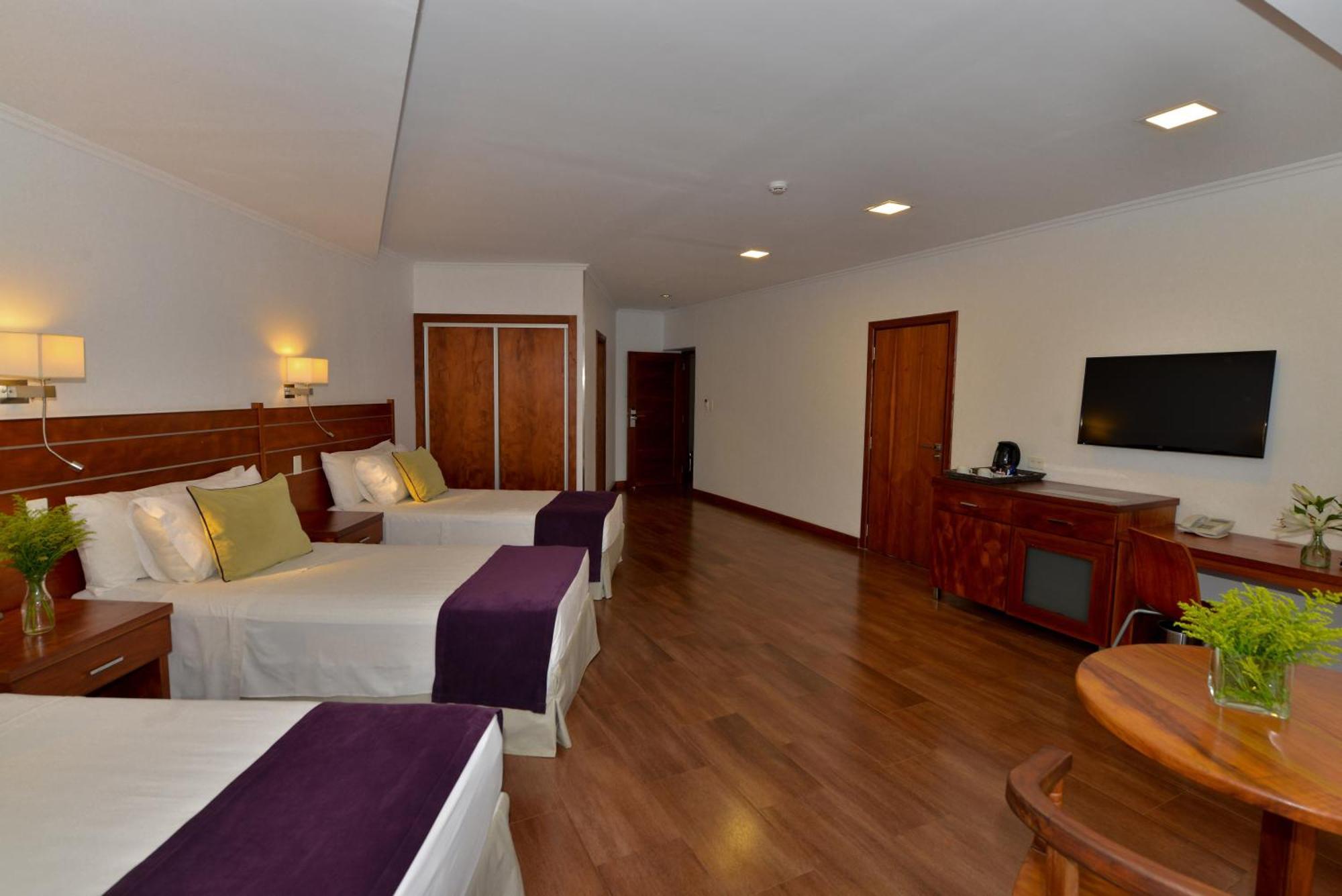 Hotel Saint George Πουέρτο Ιγκουασού Εξωτερικό φωτογραφία