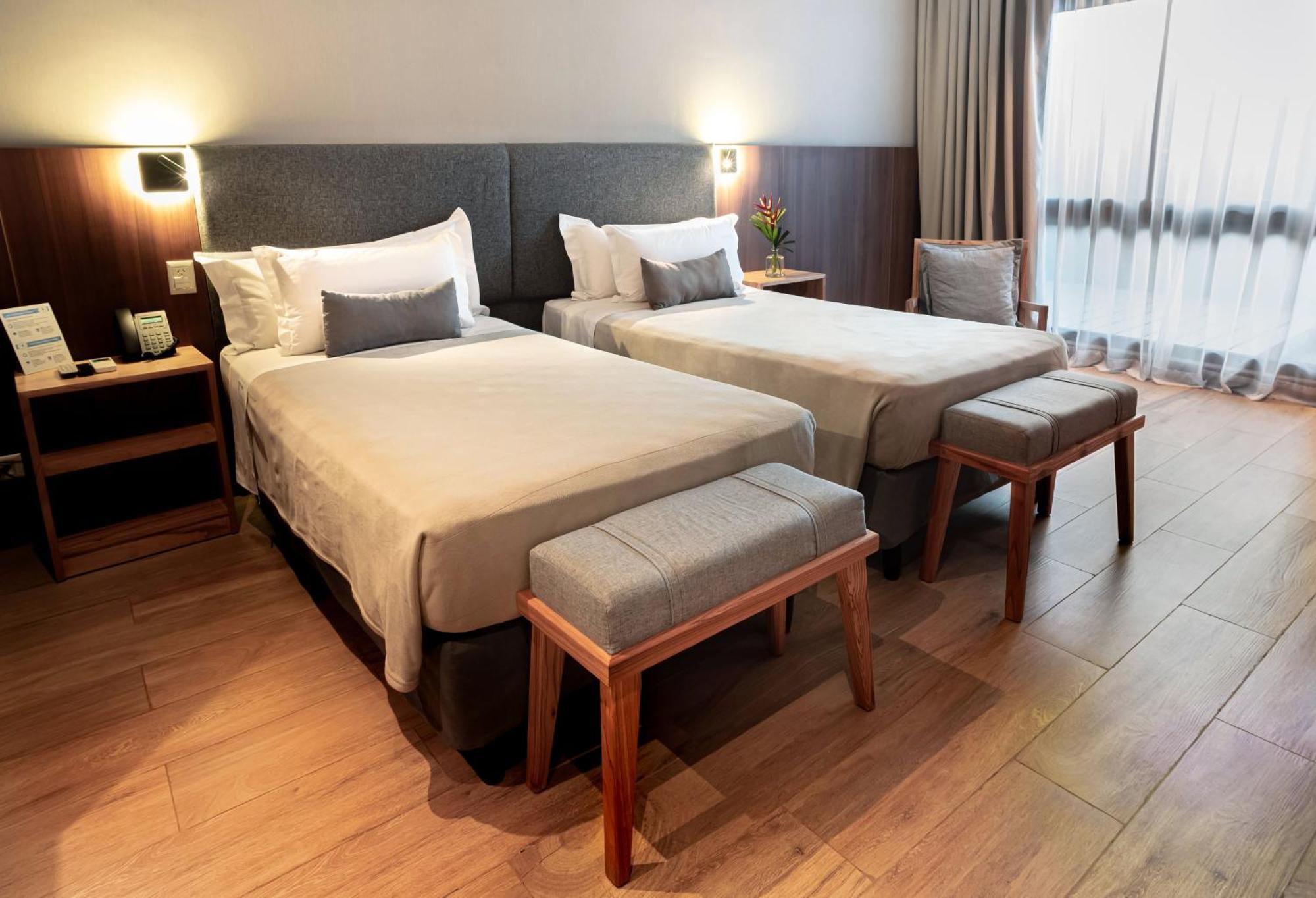 Hotel Saint George Πουέρτο Ιγκουασού Εξωτερικό φωτογραφία